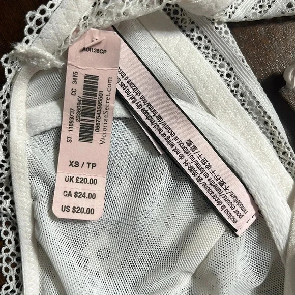 Victoria’s Secret Free Deep V Lace Back Lightly Lined Soft Lace Bralette - Picture 5 of 6